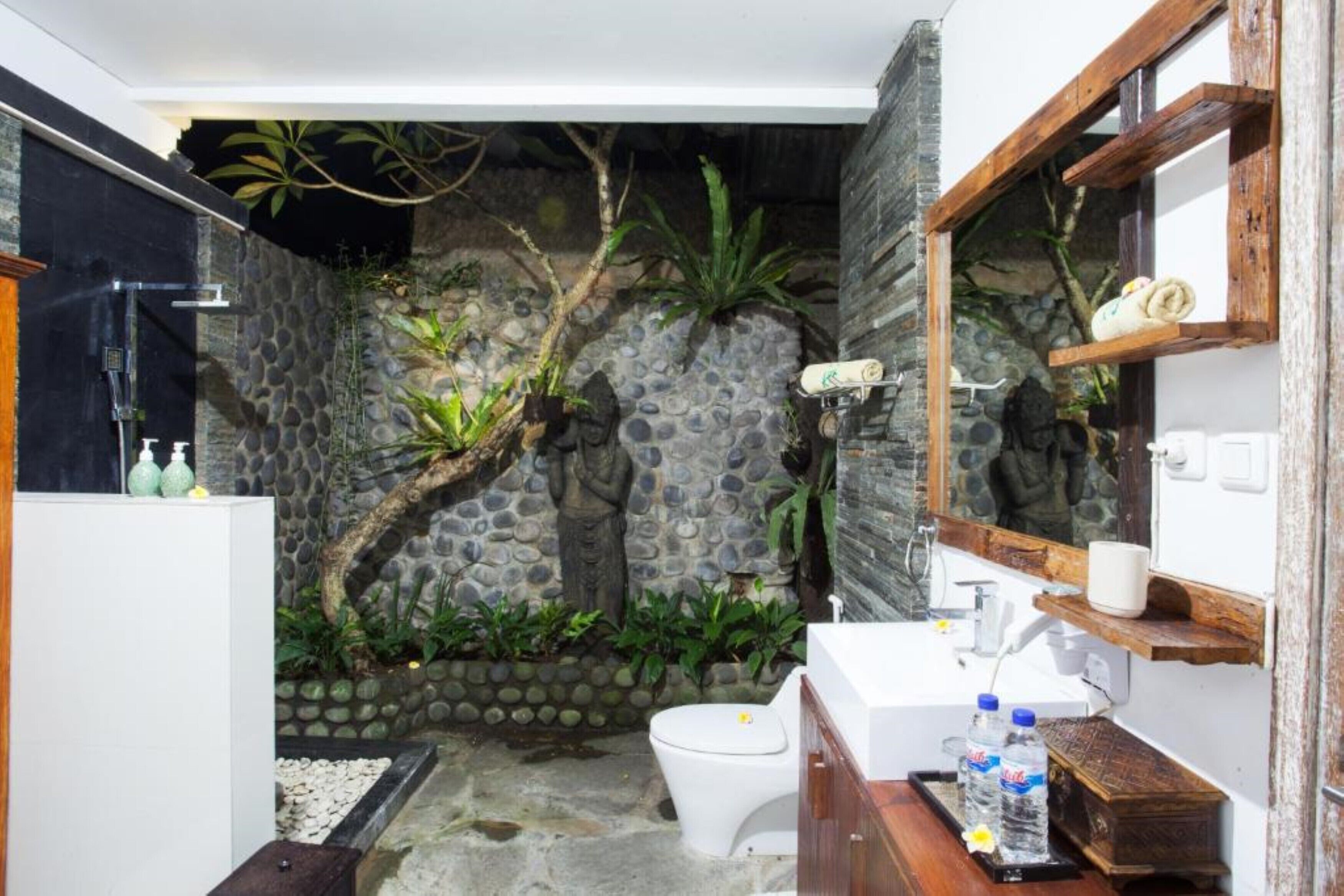 deluxe room with garden view (allure) | bathroom | shower, free toiletries, hair dryer, slippers