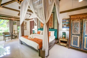 Premium bedding, minibar, in-room safe, desk - KTS Balinese Villas (Canggu)