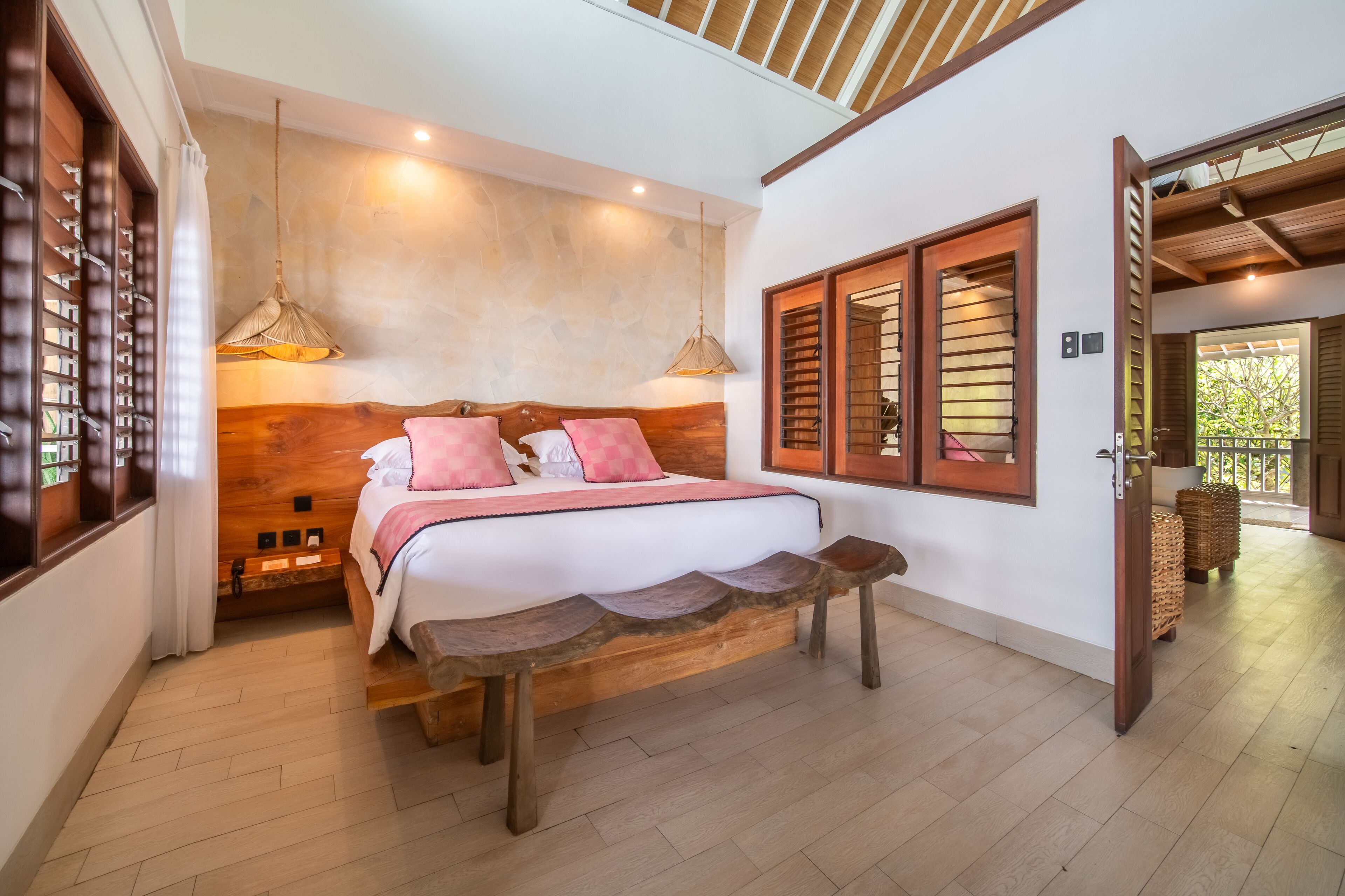 presidential suite, private pool, ocean view | premium bedding, in-room safe, desk, blackout curtains