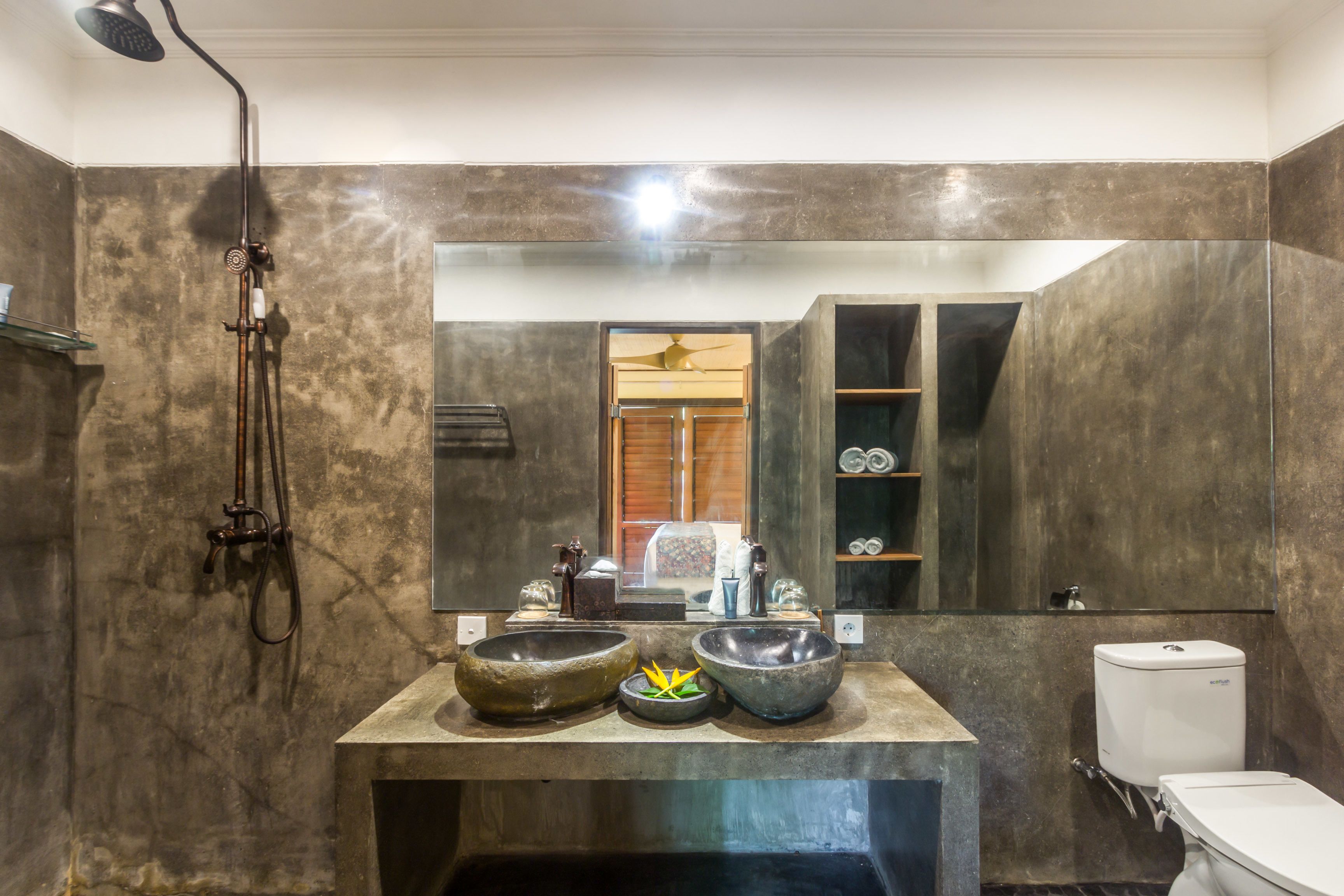 standard room | bathroom | eco-friendly toiletries, hair dryer, bathrobes, slippers