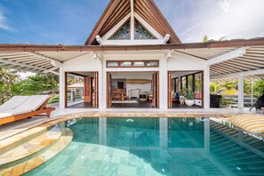 Suite presidencial, alberca privada, vista al océano | Alberca privada