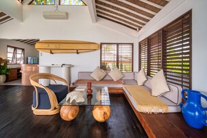 Presidential Suite, Private Pool, Ocean View | Living area | 43-inch Smart TV with cable channels