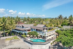 Front of property - Bombora Medewi (Pekutatan)