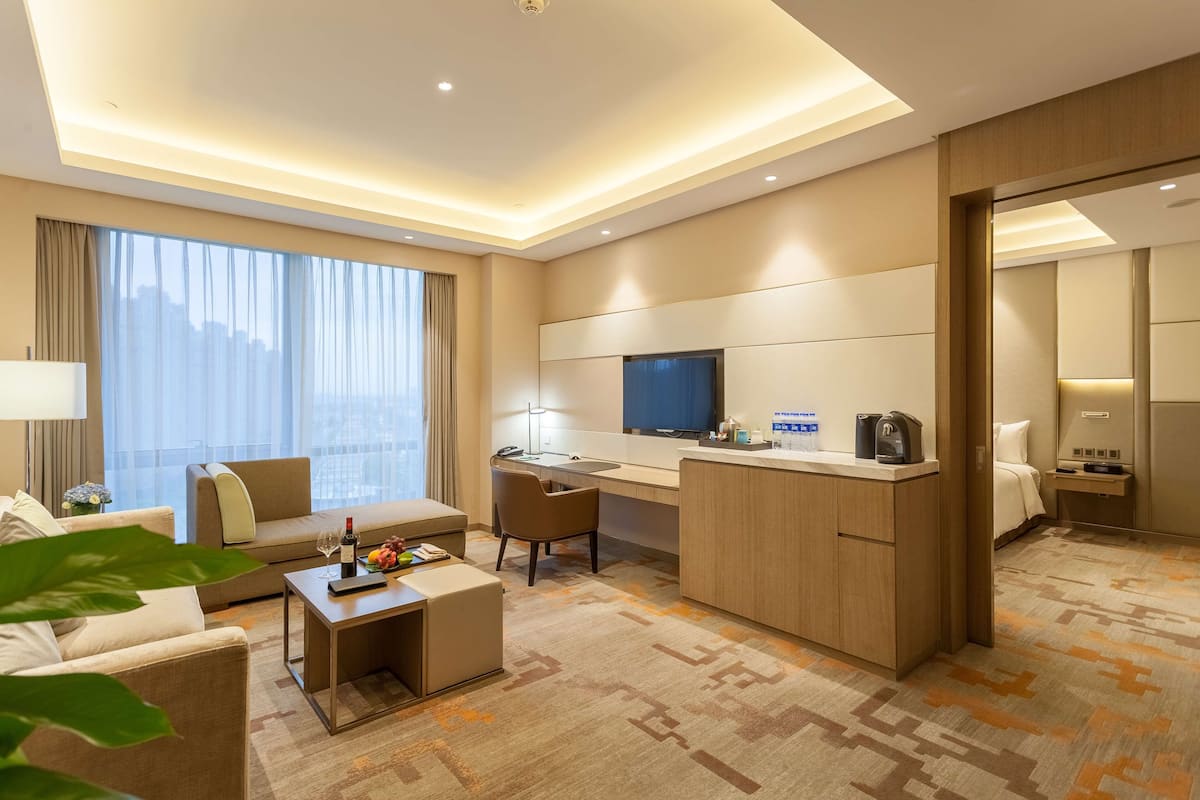 Suite ejecutiva, 1 habitación | Minibar y caja de seguridad en la habitación