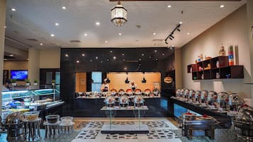 Free daily buffet breakfast