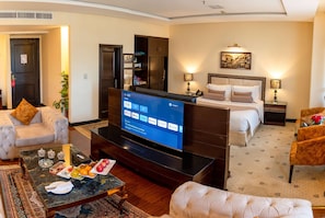 Panoramic Suite, 1 King Bed, Smoking