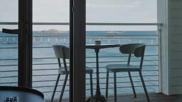 Privilege, Quarto, sacada, vista para o mar | Terraço/pátio