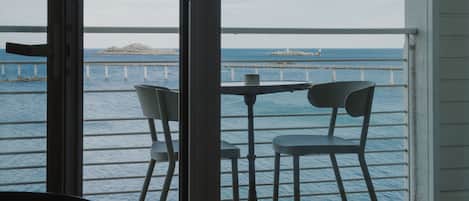 Privilege, Kamer, balkon, uitzicht op zee | Terras
