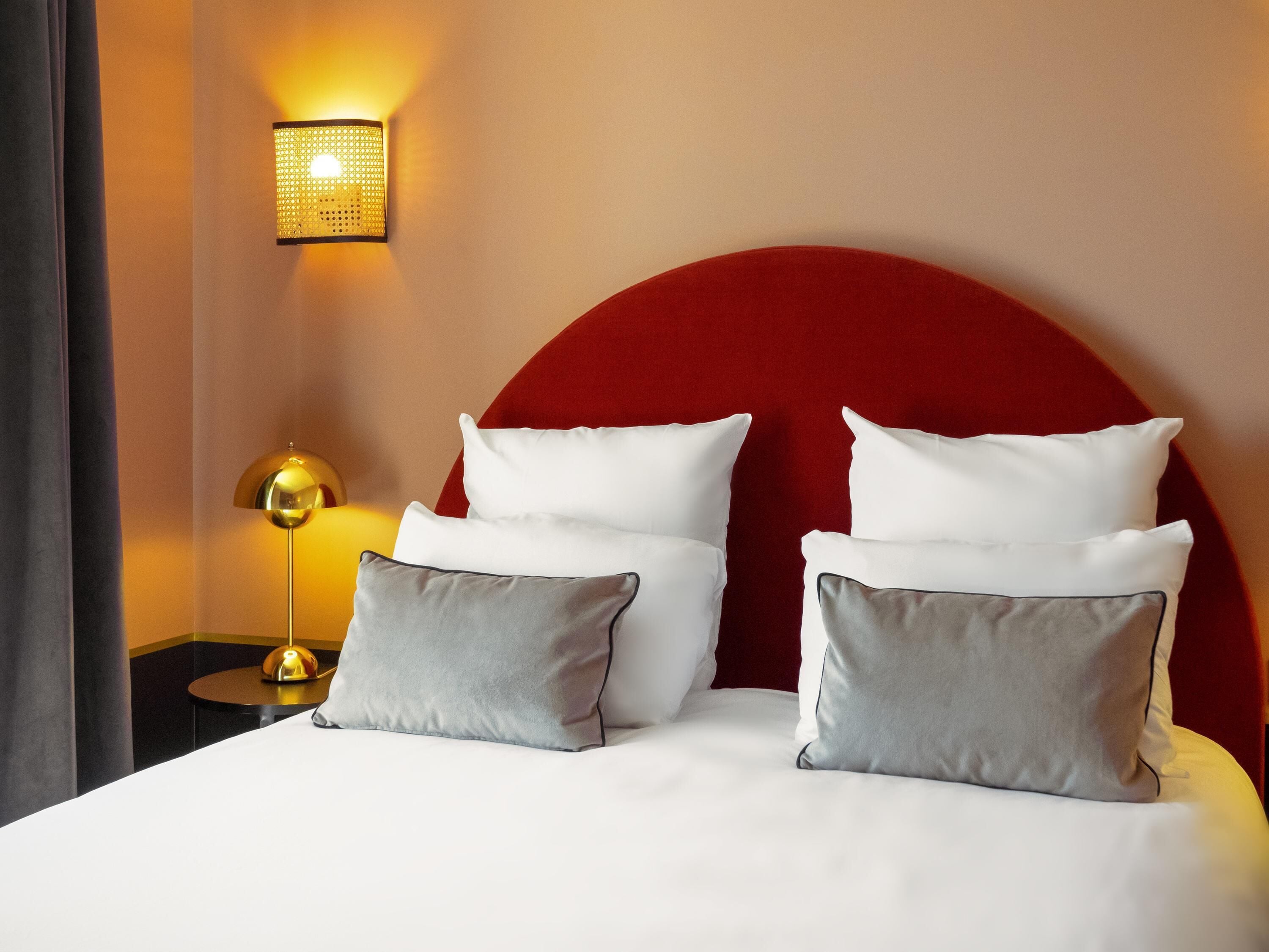 Minibar, caja de seguridad en la habitación y insonorización 