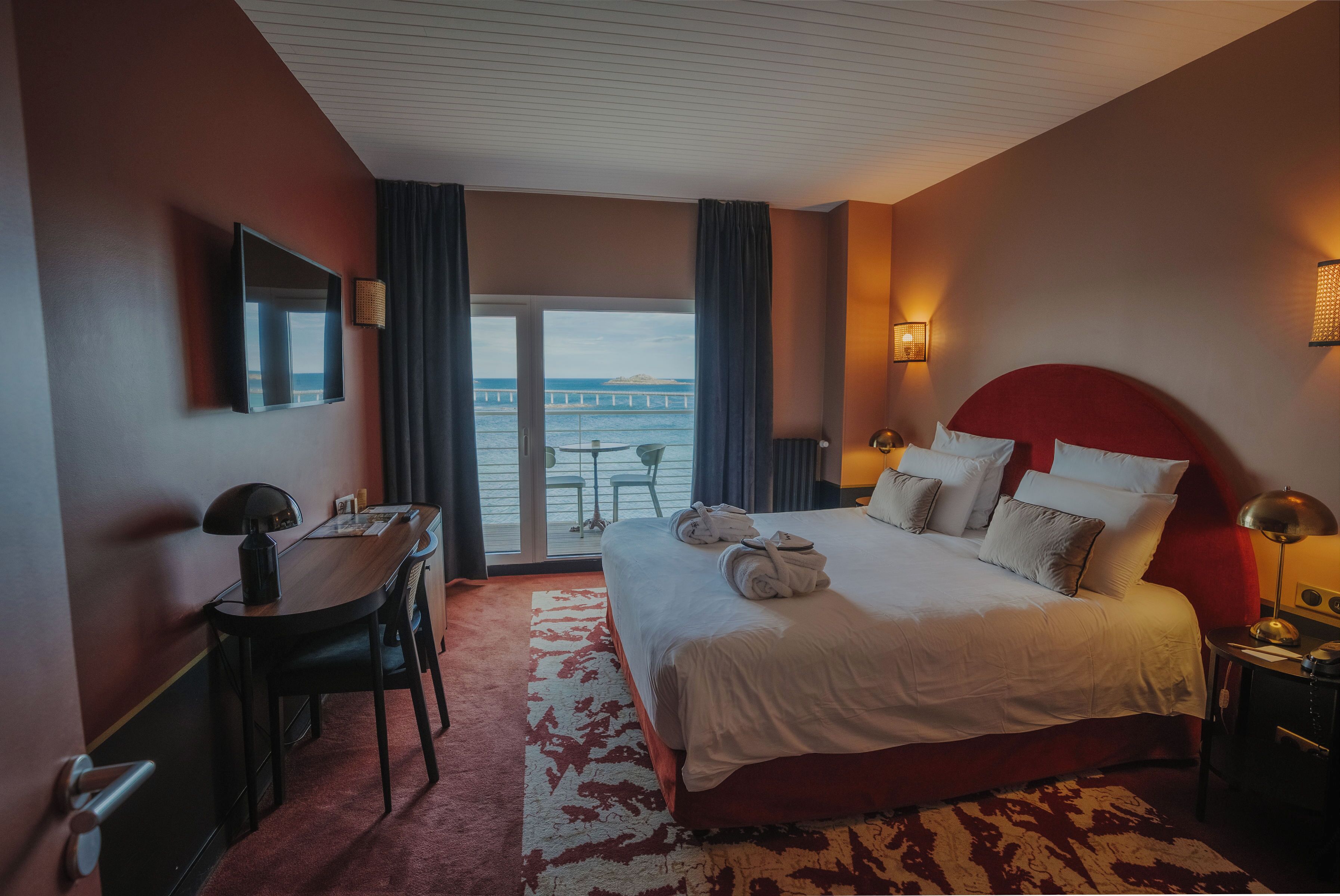 Privilege, Room, Balcony, Sea View | Minibar, in-room safe, soundproofing, free WiFi