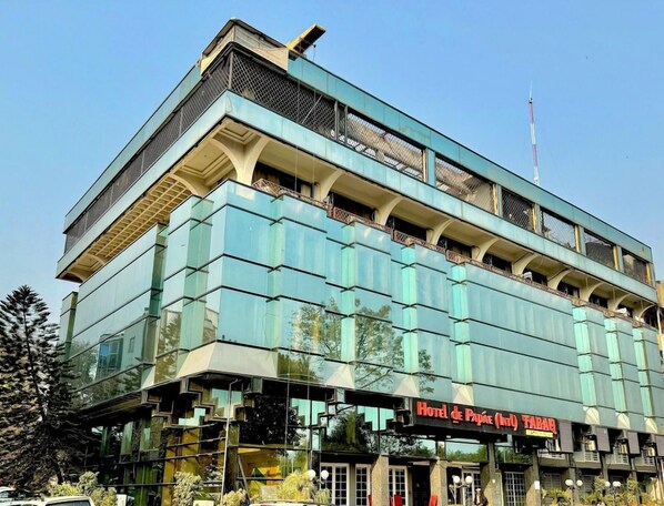 Exterior - De Papae (Islamabad)