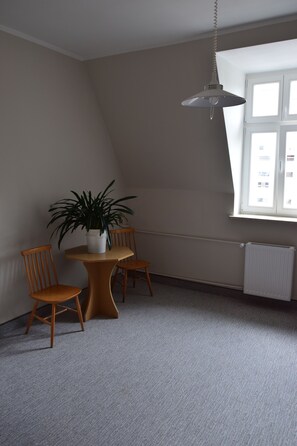 Free cribs/infant beds, free WiFi, bed sheets