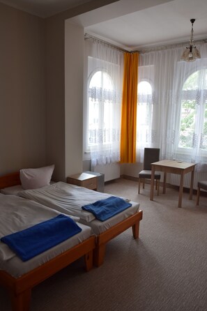 Double or Twin Room | Free cribs/infant beds, free WiFi, bed sheets