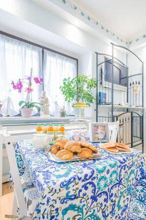 Gratis frukostbuffé varje dag