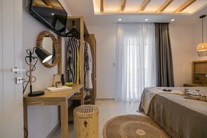Suite Premium, 2 habitaciones, bañera de hidromasaje, vistas al mar | 3 dormitorios, sábanas de algodón egipcio, ropa de cama de alta calidad