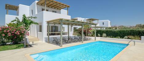 Vila grand, 5 quartos, piscina particular, vista para o mar | Piscina particular