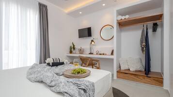 Phòng Suite Superior, 2 phòng ngủ, hồ bơi riêng, quang cảnh biển | 3 phòng ngủ, bộ trải giường bằng vải cotton Ai Cập