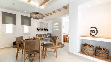 Suite romántica, 1 habitación, hidromasaje, vista al mar | 3 habitaciones y sábanas de algodón egipcio