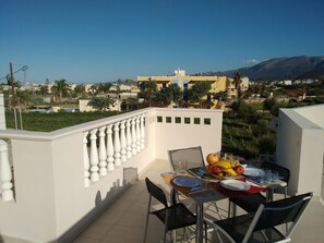 Leilighet – superior, 1 soverom | 1 soverom, safe på rommet, skrivebord og barnesenger (inkludert)