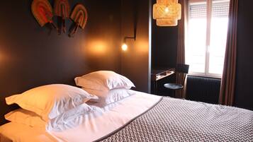 Classic Double Room (Chambre Ho Sweet Home) | Soundproofing, free WiFi, bed sheets