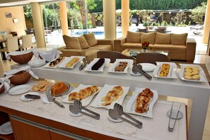 Dining - Andares Del Agua (Villa Elisa)