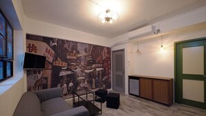 Lobby sitting area - Panda's Hostel - Old Hong Kong (Kowloon)