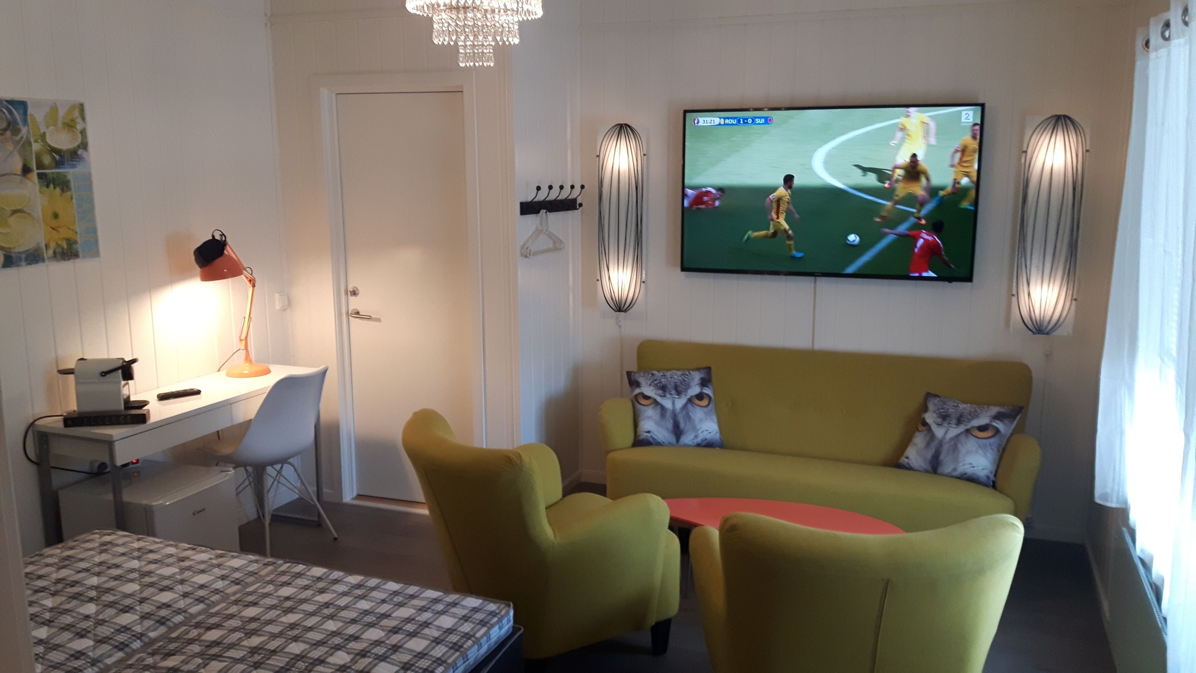 superior double room | minibar, desk, soundproofing, iron/ironing board