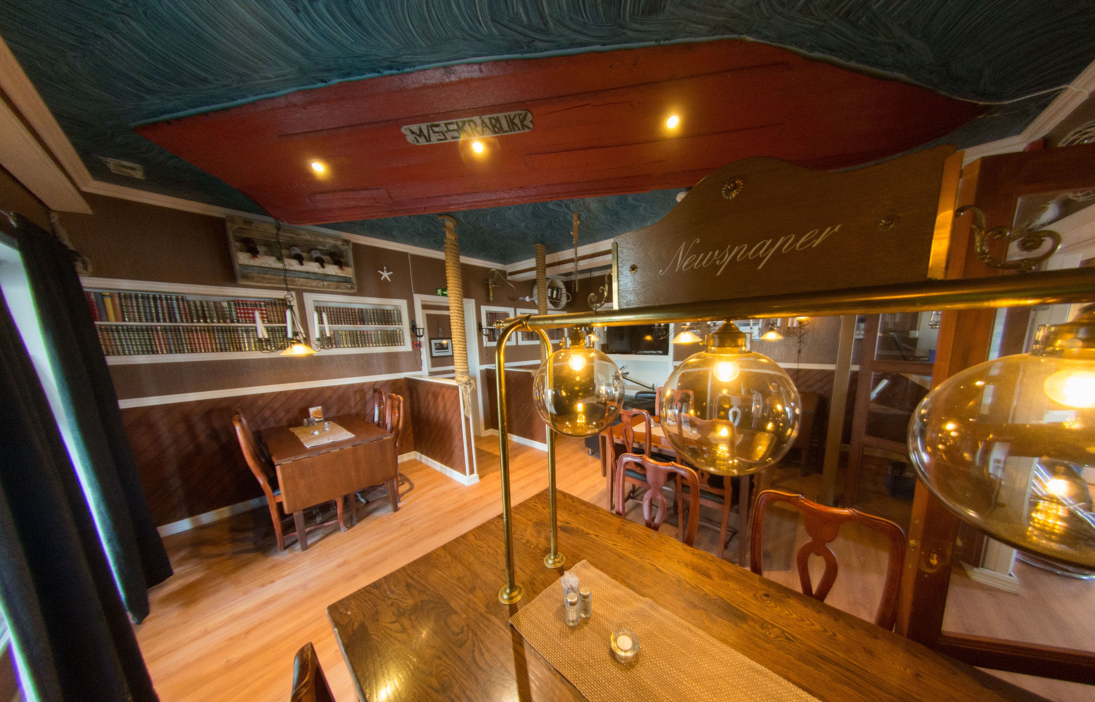 breakfast, lunch, dinner served; international cuisine