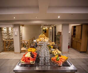 Free daily buffet breakfast