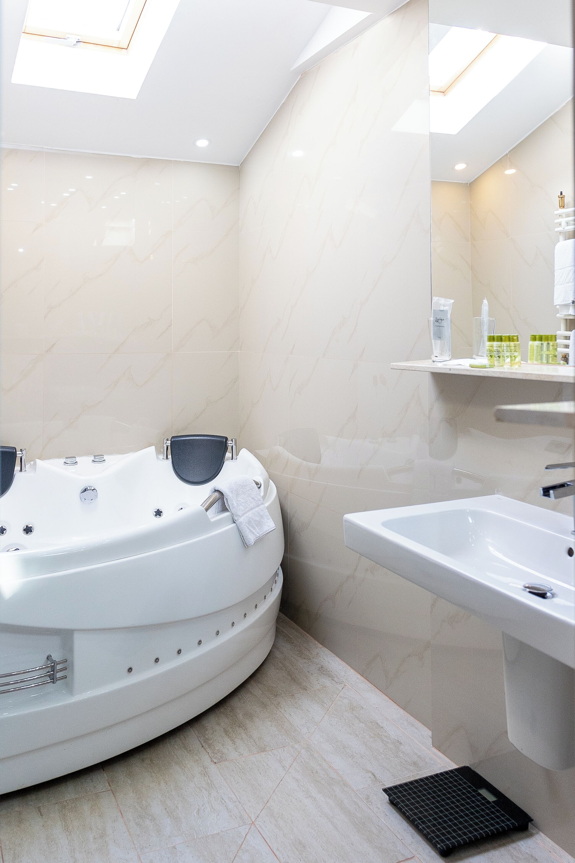 Photo - Hotel Christina Plus