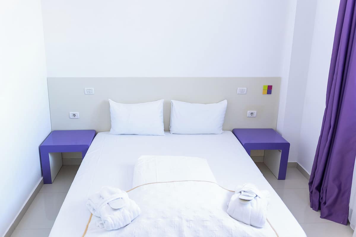 Standard Double Room, Sauna | Hypo-allergenic bedding, memory foam beds, in-room safe, desk