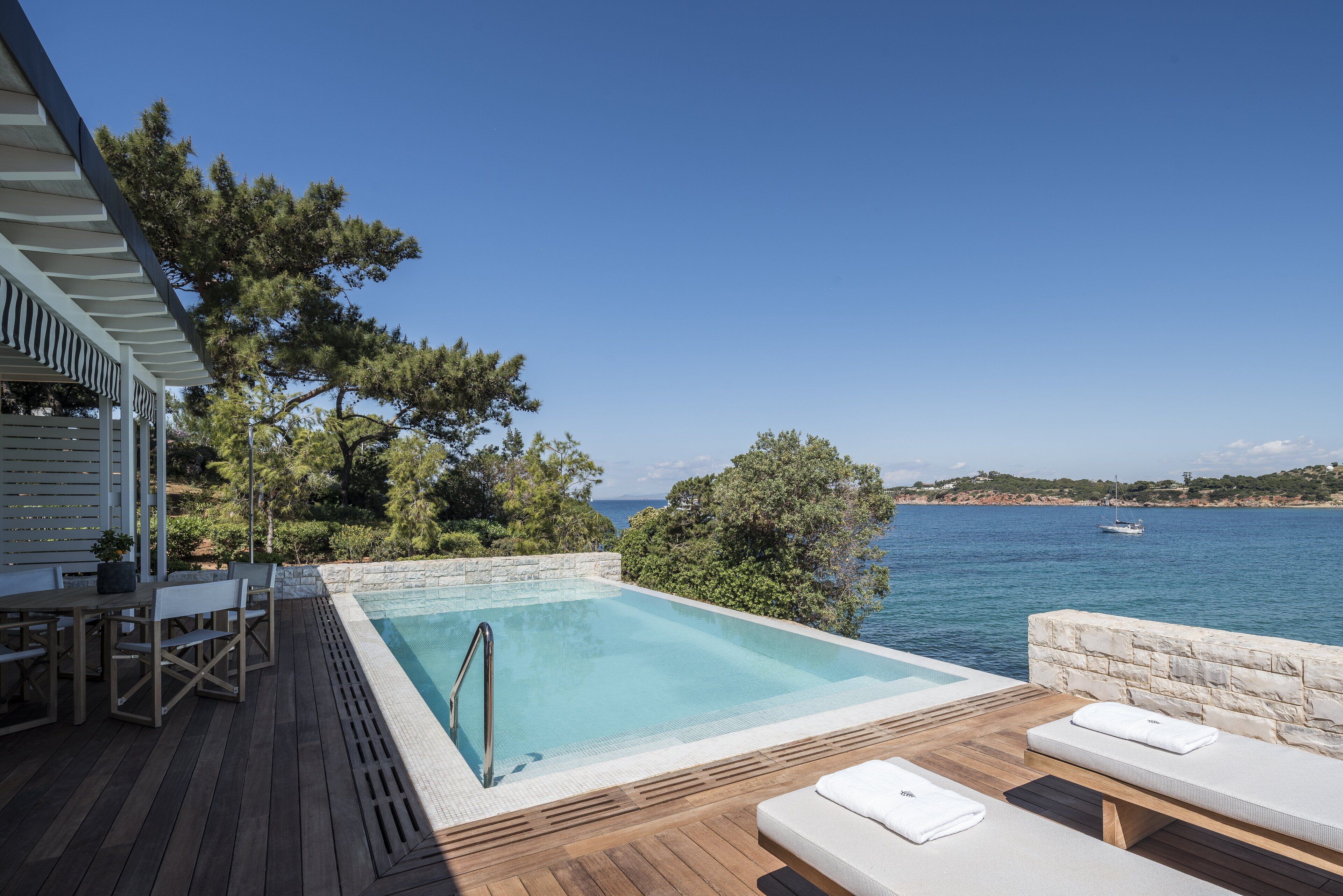 高級寝具、羽毛の掛け布団、ミニバー、セーフティボックス (室内)