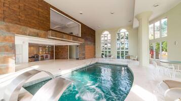 Piscina interna, piscina externa