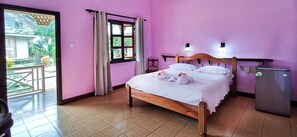 Ropa de cama de alta calidad y minibar 