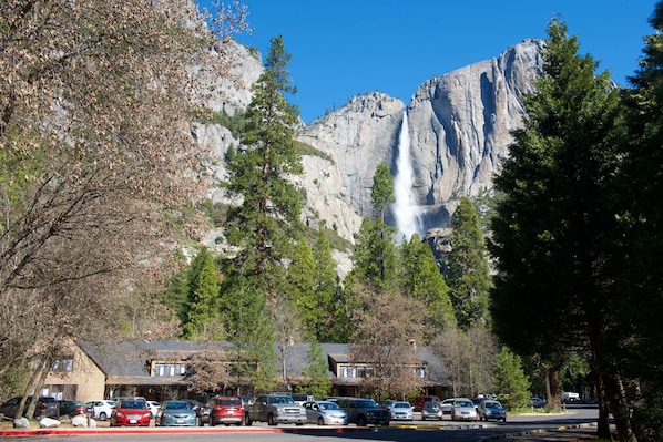 Exterior - Yosemite Valley Lodge (Yosemite National Park)