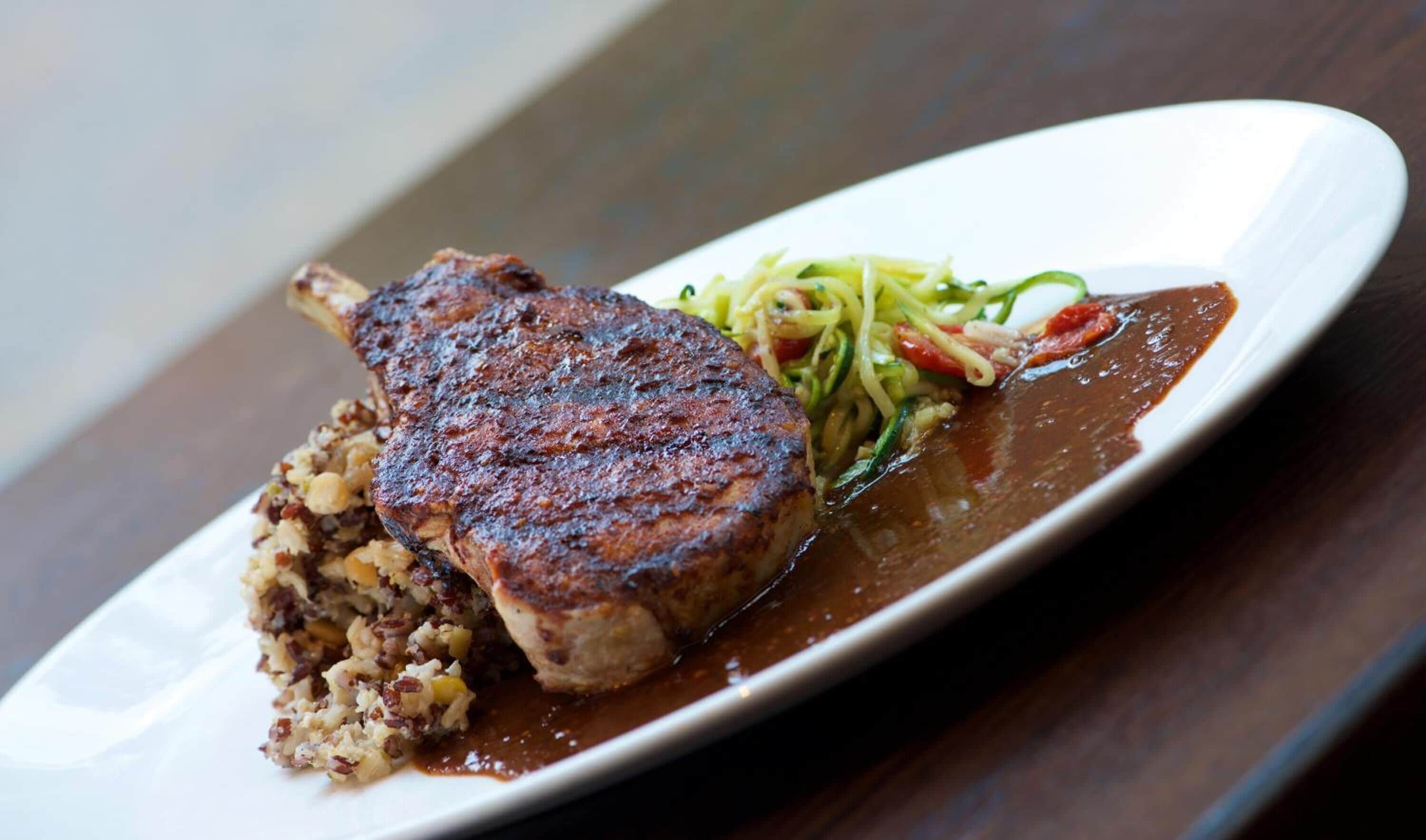 2 restaurants, breakfast served