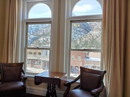 Smart TV 30 pulgadas con canales de televisión por cable