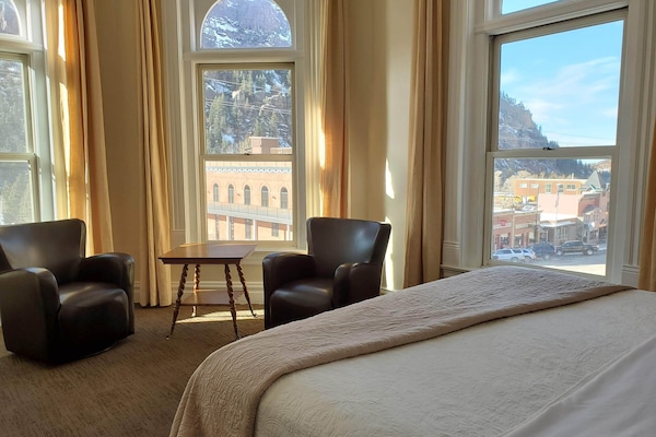 Corner Suite 8 - 2 Bedroom Suite | Iron/ironing board, free WiFi, bed sheets