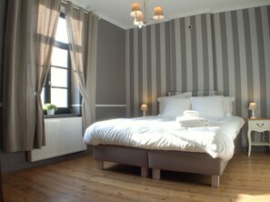 Premium bedding, in-room safe, individually decorated - Hotel Vorsen (Gingelom)