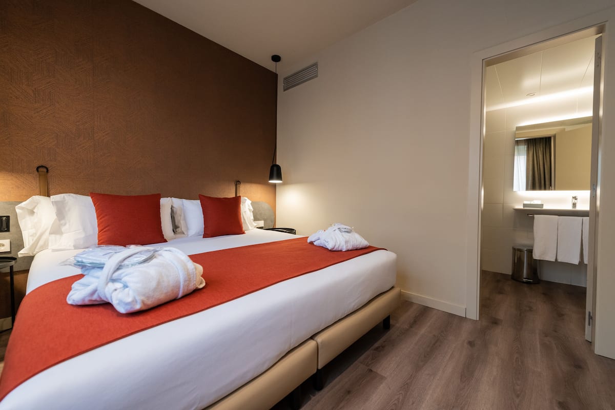 Minibar, in-room safe, desk, soundproofing