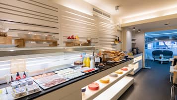 Desayuno buffet (EUR 12 por persona)