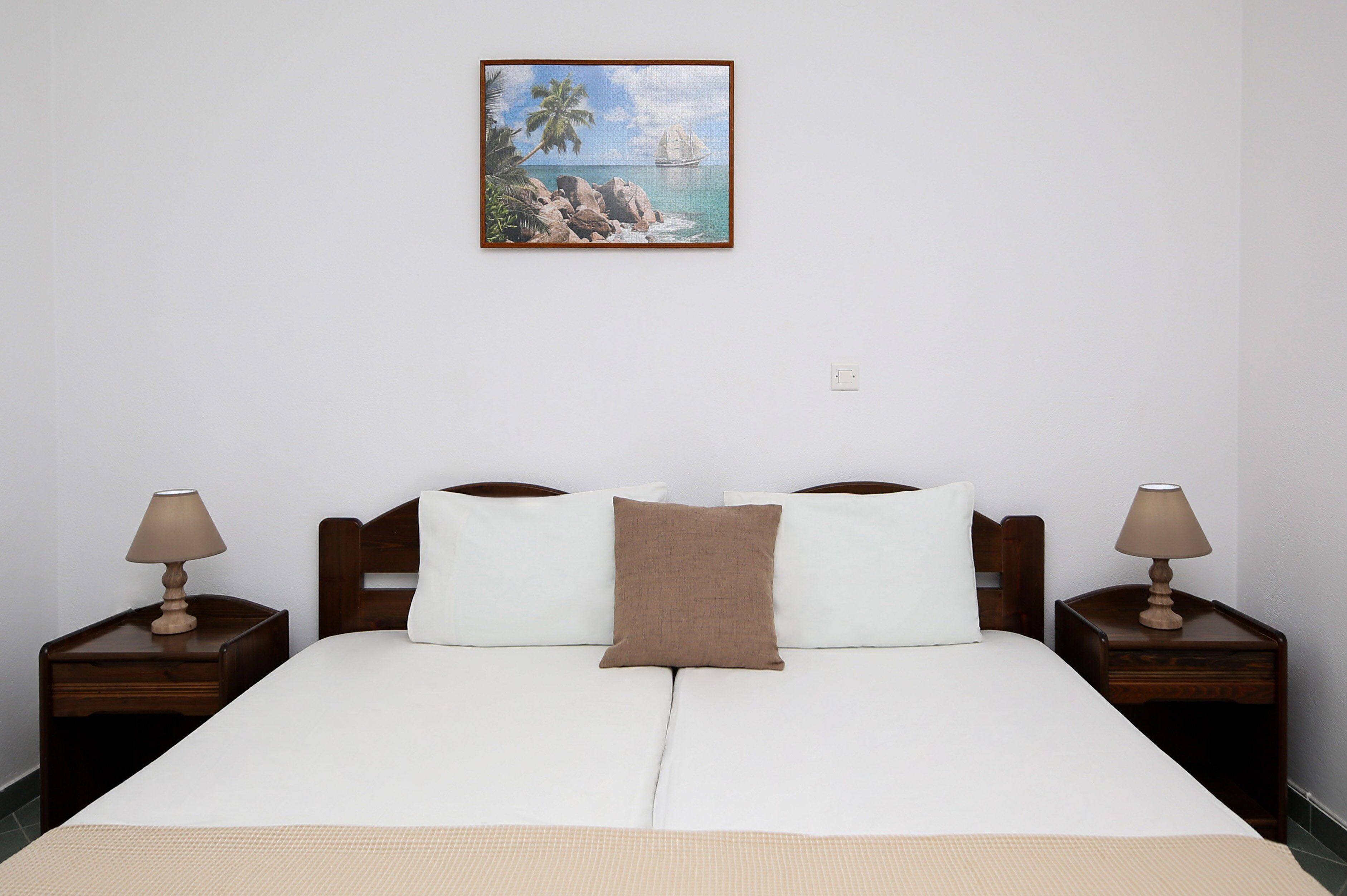 1 bedroom, soundproofing, free cribs/infant beds, free WiFi