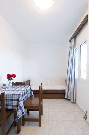 Apartment, 1 Bedroom (2-4 persons) | 1 bedroom, soundproofing, free cribs/infant beds, free WiFi - Joanna's Apartments (Naxos)
