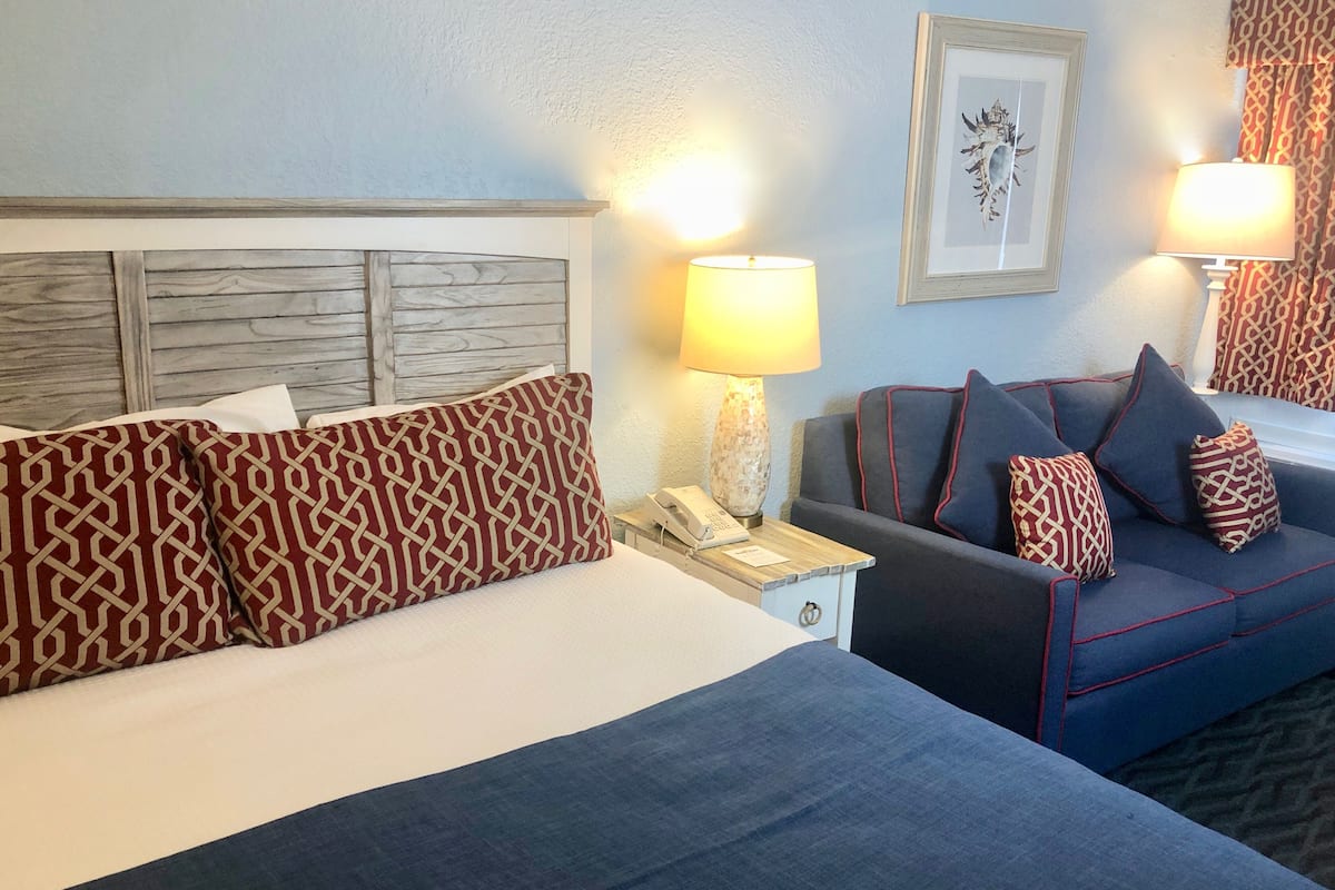 1st floor king,  balcony | premium bedding, blackout curtains, iron/ironing board, free wifi