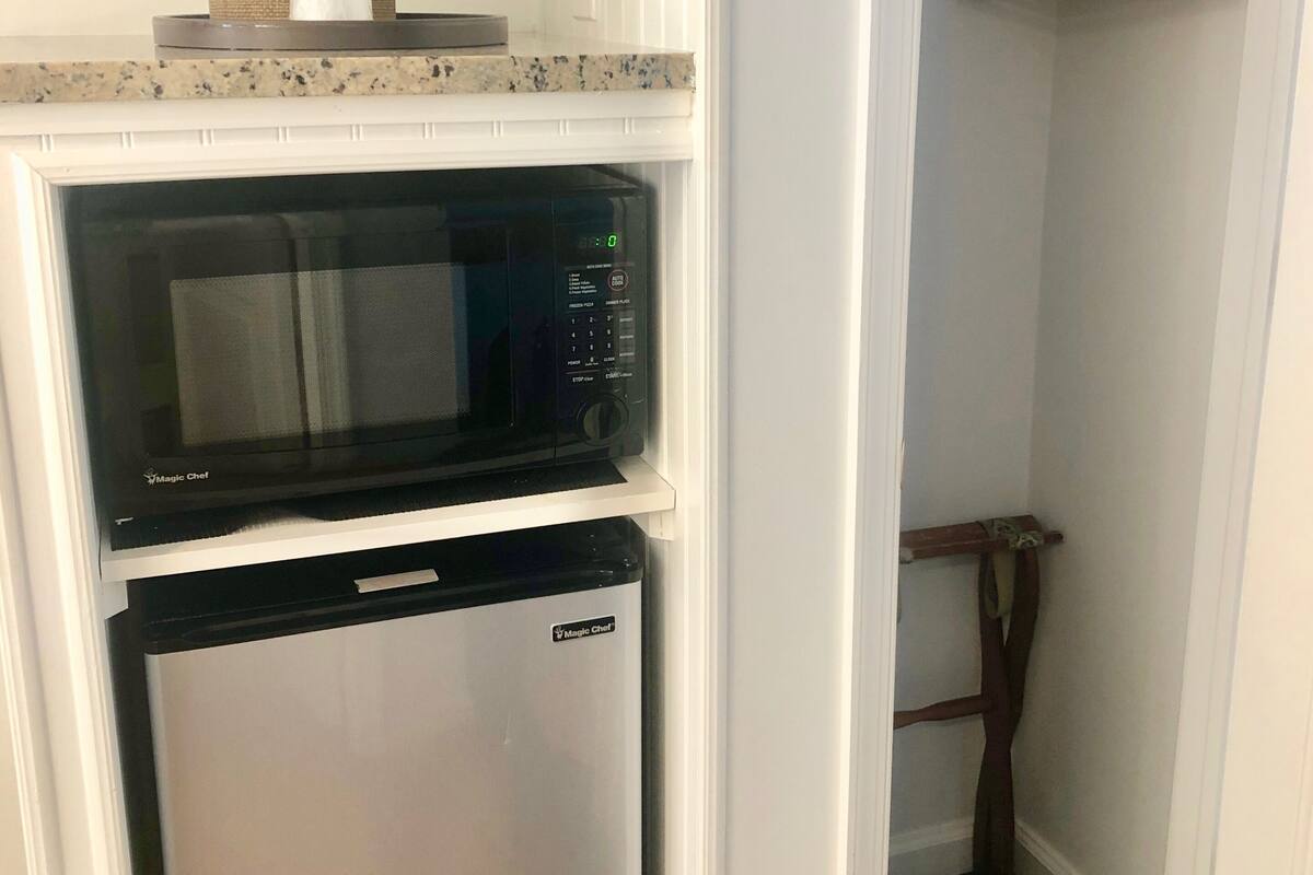 fridge, microwave