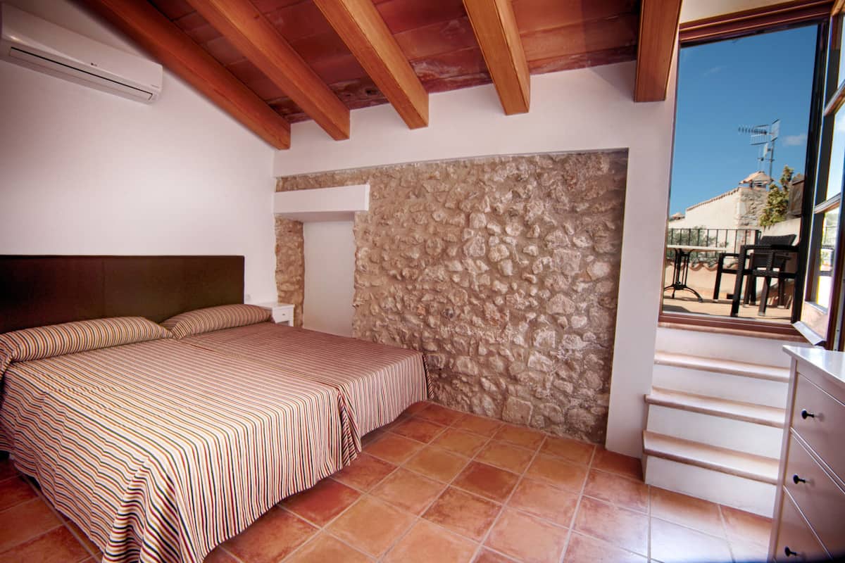 Suite, 2 Bedrooms, Terrace | 1 bedroom, premium bedding, free WiFi
