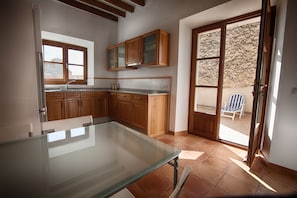 Private kitchenette - Tramuntana Suites (Selva)