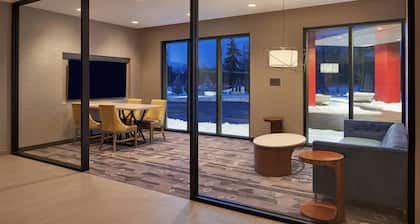 Courtyard by Marriott Oshawa