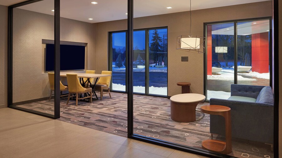 Courtyard by Marriott Oshawa