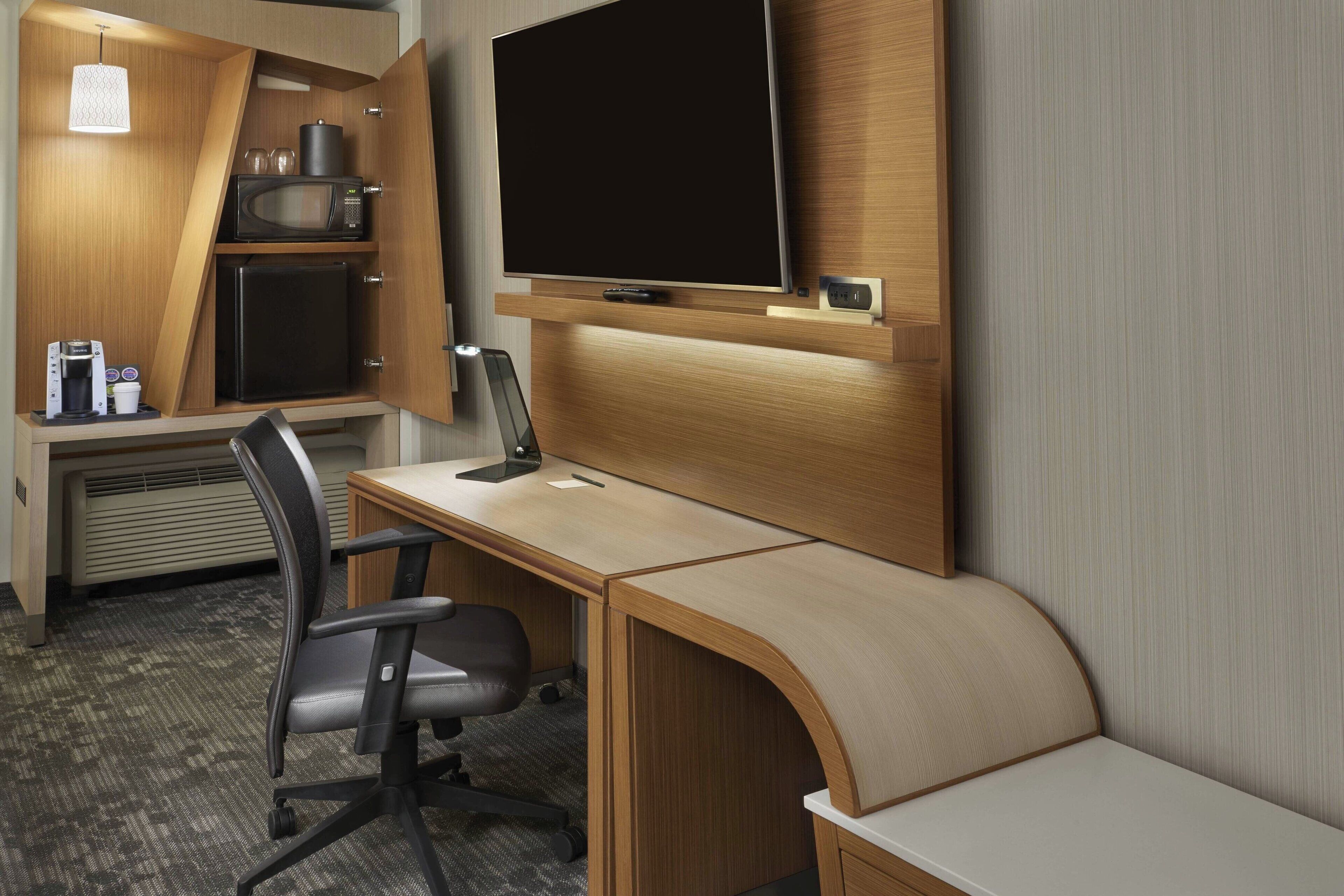 1 bedroom, in-room safe, desk, blackout curtains